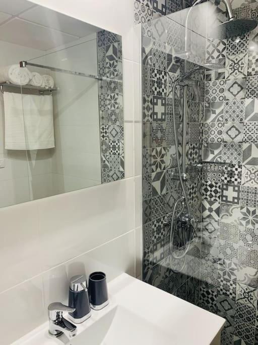 Alterhome Luminoso Estudio Con Piscina Y Maravillosas Vistas Torremolinos Exteriör bild