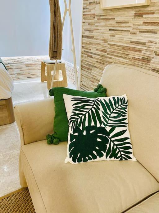 Alterhome Luminoso Estudio Con Piscina Y Maravillosas Vistas Torremolinos Exteriör bild